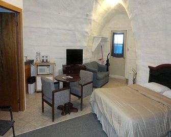 Unique Igloo Getaway for Two in Cochrane, Ontario - Cochrane