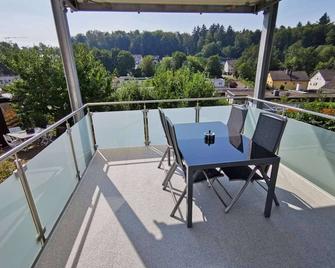 2 Room Kitchen 65\'Smart Sat-Tv Prime Washer-Dryer Balcony Parking For 4+2 Guests - Waldbronn - Balcó
