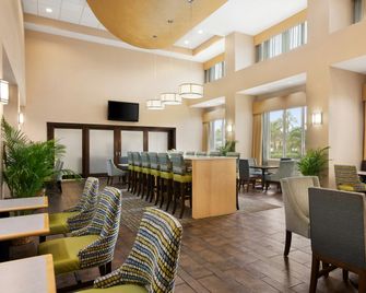 Hampton Inn & Suites Brunswick - Brunswick - Restaurang