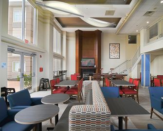 Holiday Inn Express & Suites Port Clinton-Catawba Island By IHG - Port Clinton - Restaurante