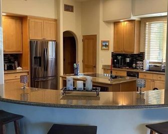 Casa Carefree 3 Bedroom Home by RedAwning - Carefree - Kitchen