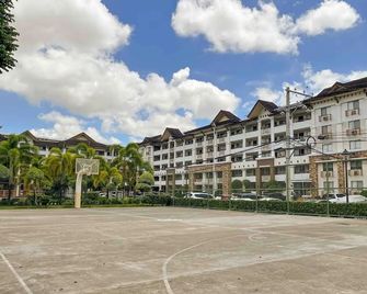 Modern 2br Condo Near Sm With Free Parki - Davao City - Building
