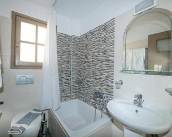 Enjoy Villas - Kamari - Bathroom