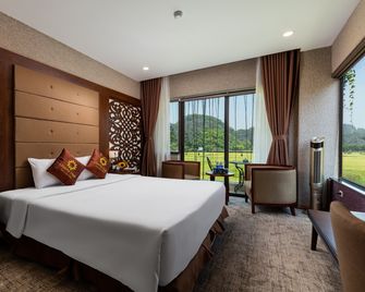 Liberty Hall Tam Coc Hotel & Villa - Ninh Binh