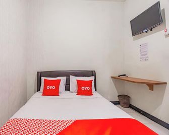 Hotel O Anasya Homestay - Jember