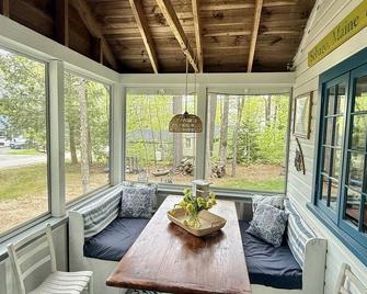 Kendall Cottage Limit 6 3 Bedroom Villa - Sebago - Sala de estar