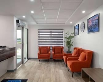 Travelodge by Wyndham Marathon - Marathon - Lobby
