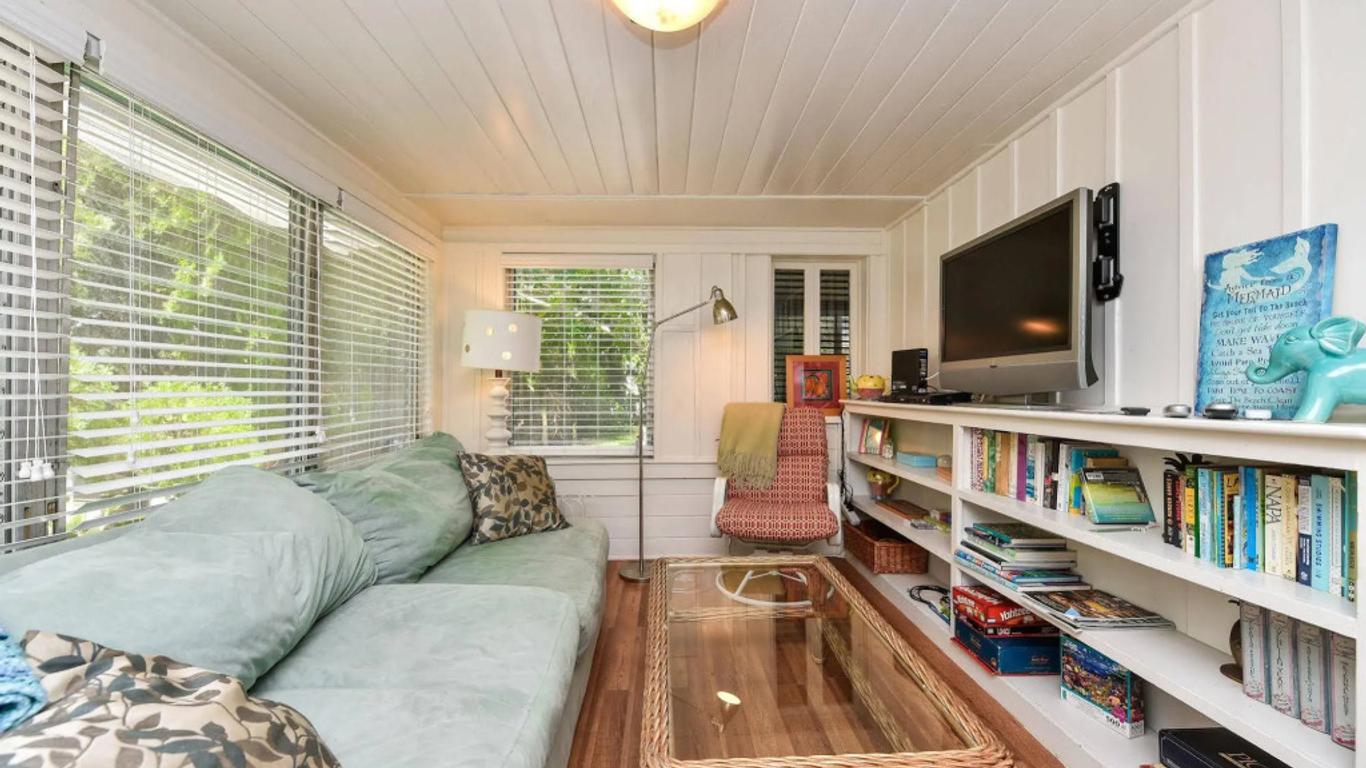 Banana Cabana and Cottage