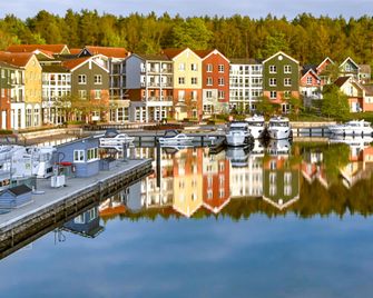 Sunday Resort Marina Wolfsbruch - Hotel - Rheinsberg - Building