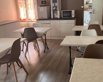 Central Hotel - ניור - חדר אוכל