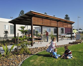 Nrma Stockton Beach Holiday Park - Stockton