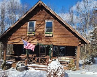 Authentic Log Cabin Short walk to Lake & Hideout - Hamlin - Building