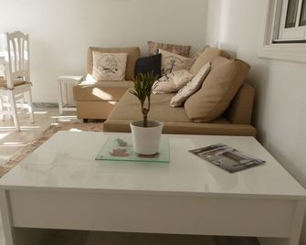 Penthouse 20-6 - Міхас - Вітальня