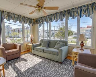 Majestic Hotel & Apartments - Ocean City