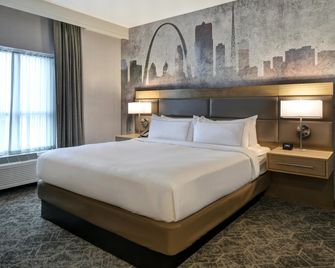 DoubleTree by Hilton St. Louis Airport - St. Louis - Schlafzimmer