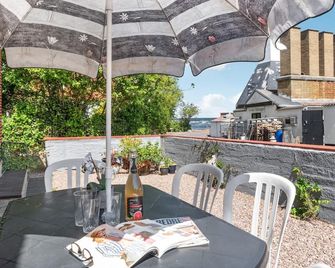 2 Bedroom Stunning Home In Svaneke - Svaneke - Balcón