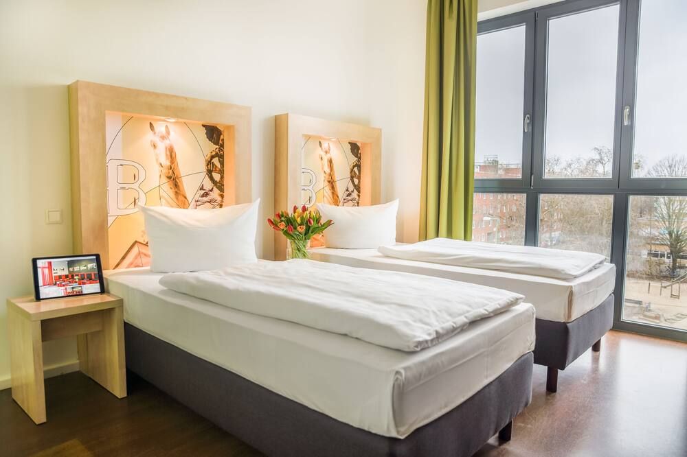 فندق إتش+ فوريوث