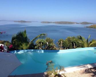 Al Faro Cosmio Hotel - Busuanga - Zwembad