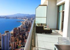 Luxury Penthouse on the 42nd floor with amazing sea views - Benidorm - Balcony