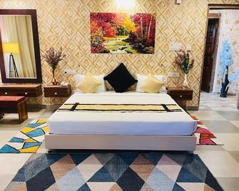 Gulmohar guest house - Balasore - Bedroom