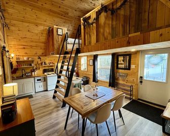 Hillside Haven 1 Bedroom with Hot Tub - Sussex - Dining room