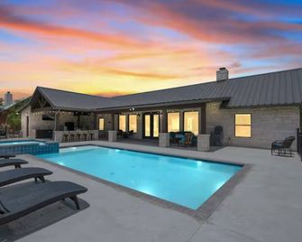 Bella Vida•sleeps29, No Bunks•heatedpoolopt•quietsubdiv•freefrioaccess@concanvip - Sabinal - Piscina