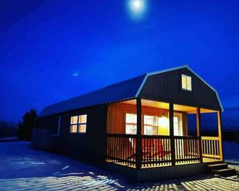Hayfield Cabin 1, a place to get away from it all! - Fort Laramie