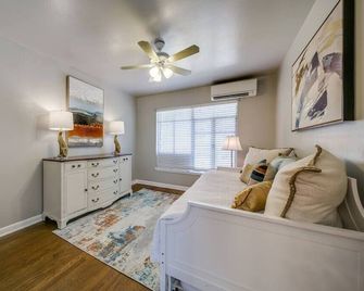 Historical Home in Iconic Alamo Heights - San Antonio - Sala de estar