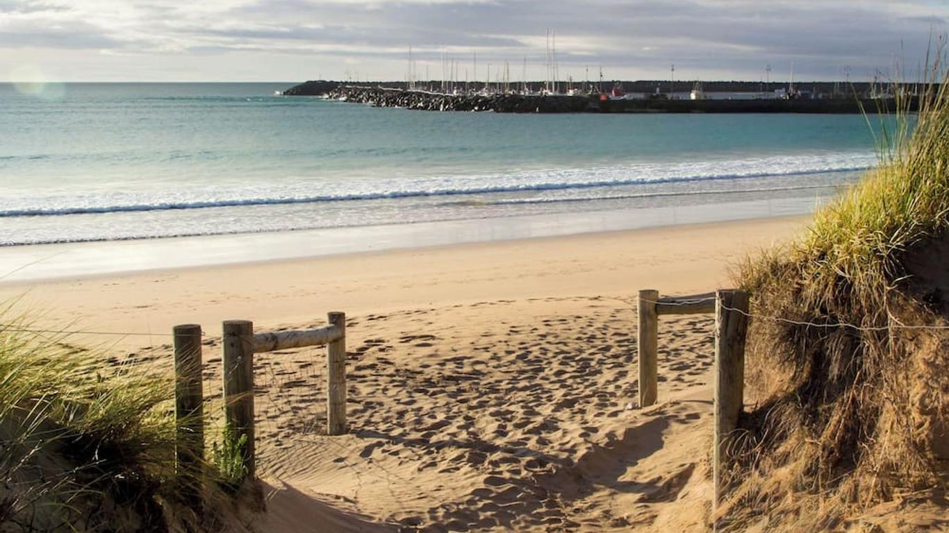 Beachcomber Motel & Apartments