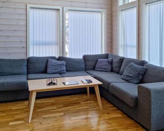 Stunning Home In Lyngdal With Wifi - Lyngdal - Sala de estar