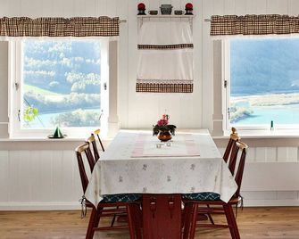 6 person holiday home in Otta - Otta - Dining room