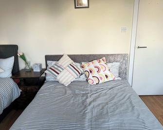 Acacia Wembley Stadium Serviced Apartment by Edens - London - Soverom