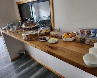 Hotel Boutique Casablanca - Puerto Cisnes - Buffet