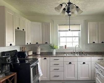 Cottage in Sugarcreek with Hot Tub - Sugarcreek - Cocina