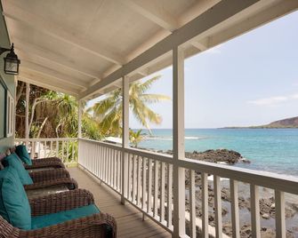 Oceanfront Kealakekua Bay Retreat w/ Breathtaking Views from Every Room - Captain Cook - Balcony
