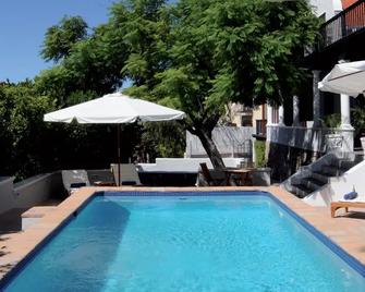 Hotel Rutland Lodge - קייפ טאון - בריכה