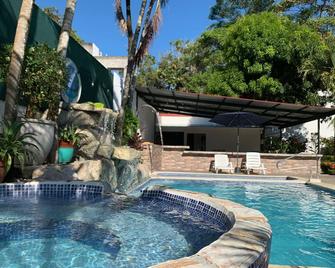 La Sirena Playa Jaco Hotel - Jaco - Havuz