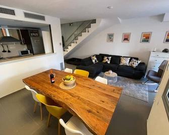 Casa-Mont-Roig, new renovated, 5 minutes to beach - Montroig - Comedor