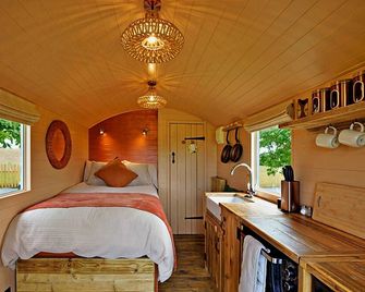 Countryside Stay with Panoramic Views, No deposit - Pwllheli - Chambre