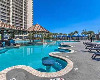 Resort Amenities: Chic North Myrtle Beach Condo! - North Myrtle Beach - Piscina
