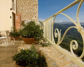 Albergo Diffuso Sotto Le Stelle - Picinisco - Patio