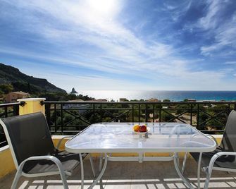 Ammos Bay - Agios Gordios - Balkon