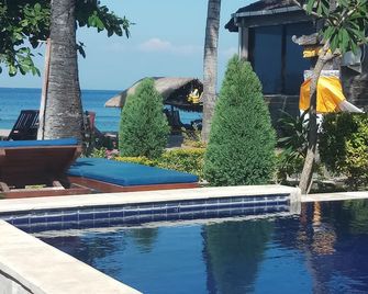 Bintang Beach Villas - Abang