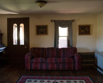 Ranch House in the Elkhorn Mountains - Montana City - Living room