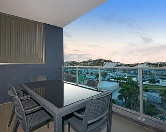 Allure Hotel and Apartments - Townsville - Balcón