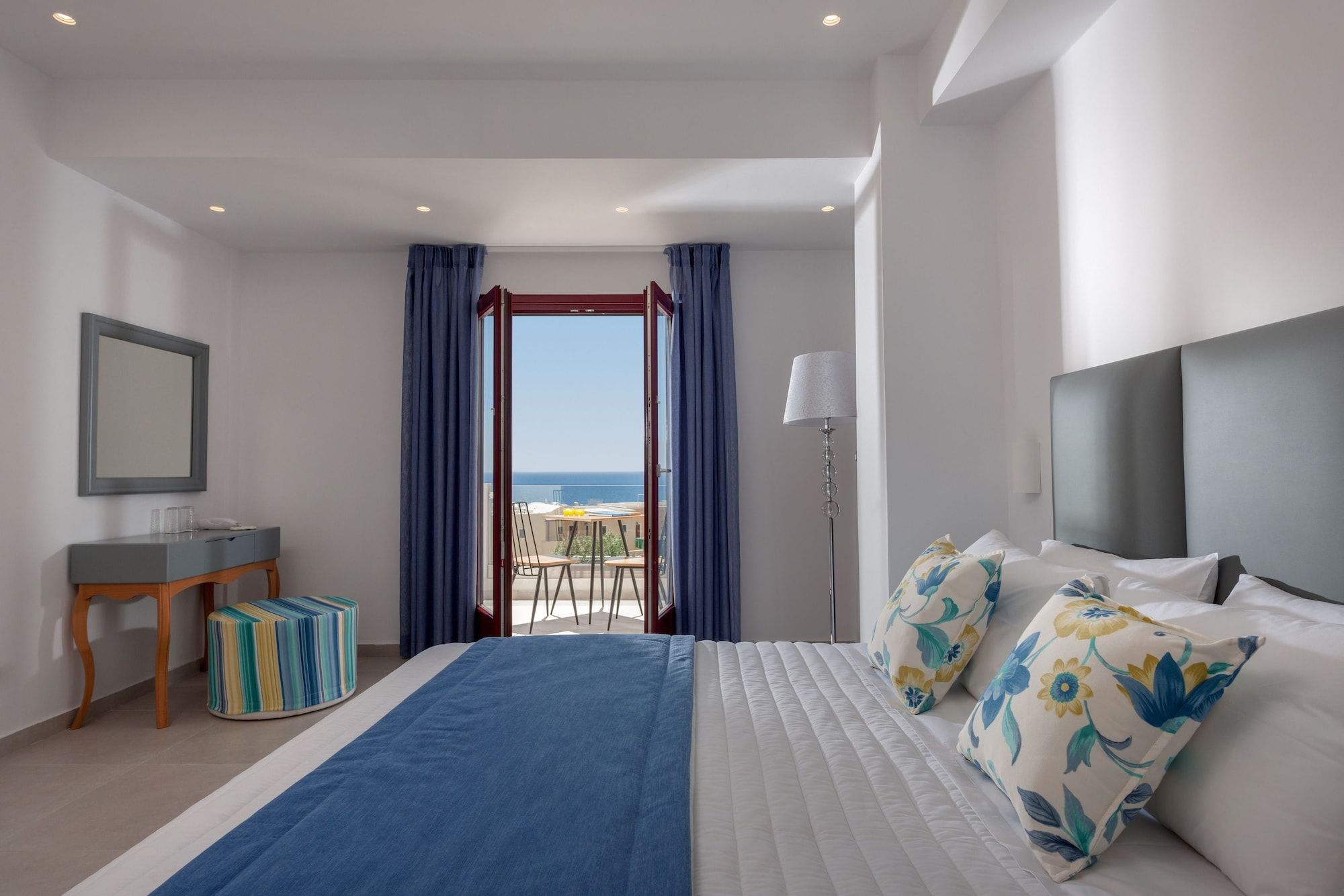 مار إن مار كراون هوتل آند سويتس