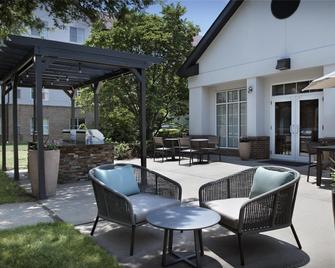 Homewood Suites by Hilton Princeton - Princeton - Patio