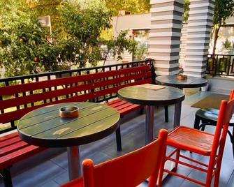 Hotel Antigone - Tirana - Balcony