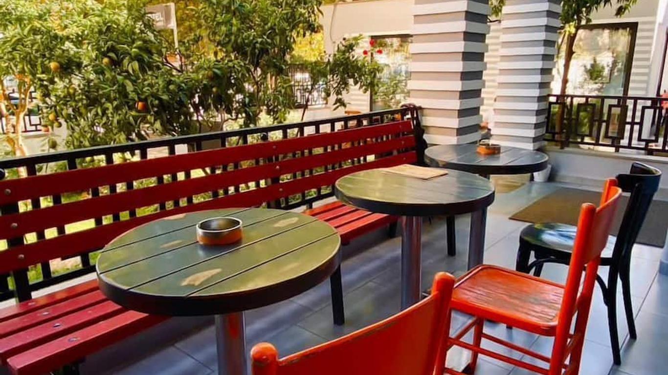 Hotel Antigone