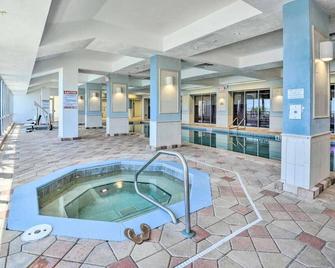 Sunkissed-Modern Oceanfront Condo Daytona Beach - Daytona Beach - Piscina